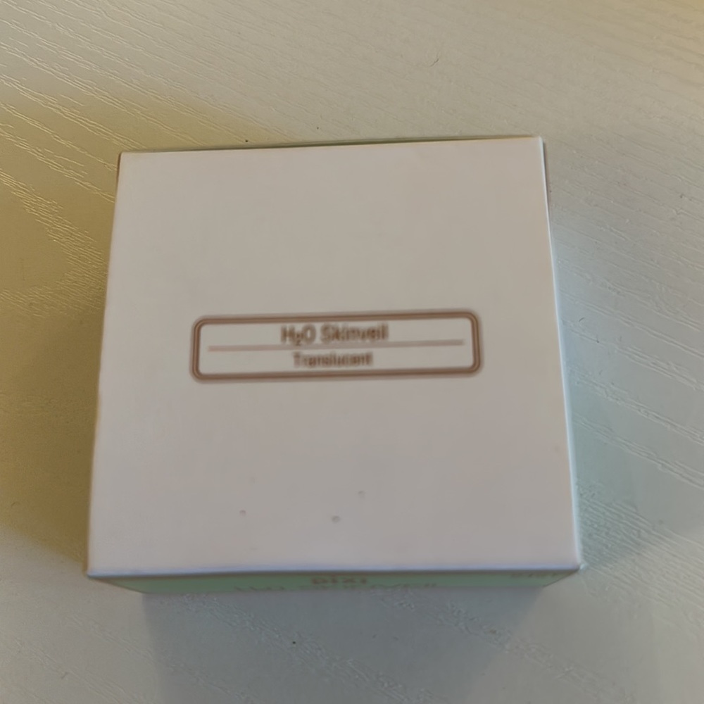 PIXI H2O SKINVEIL - TRANSLUCENT - BRAND NEW IN PACKAGE/unopened. - Picture 2 of 3